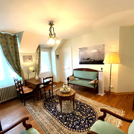 Gasthof Dday Aviators Le Manoir 4*