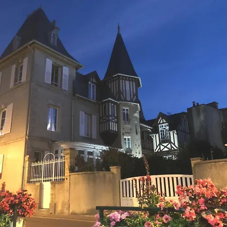 Maison d'hôtes Dday Aviators Le Manoir