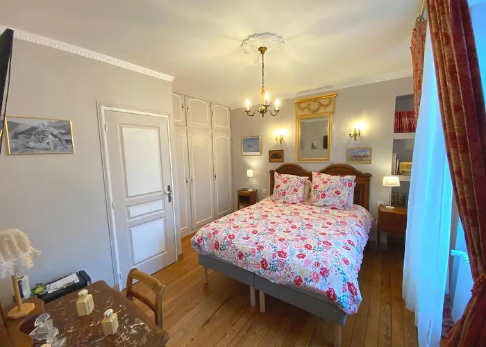 Guest house Dday Aviators Le Manoir 4*