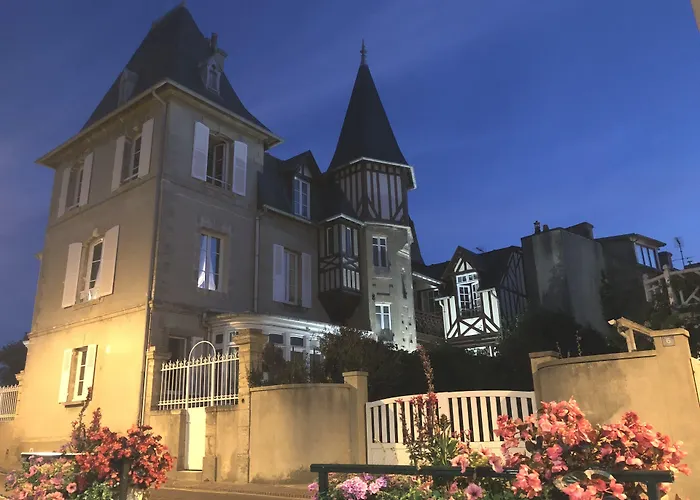 Guest house Dday Aviators Le Manoir Arromanches-les-Bains