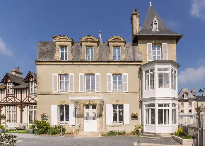 Dday Aviators Le Manoir Guest house 4*