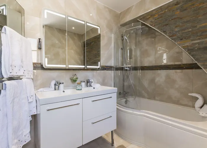 Dday Aviators Le Manoir ارومانش لي بان