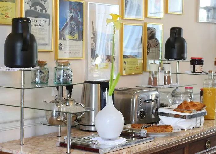 Dday Aviators Le Manoir بيت ضيافة